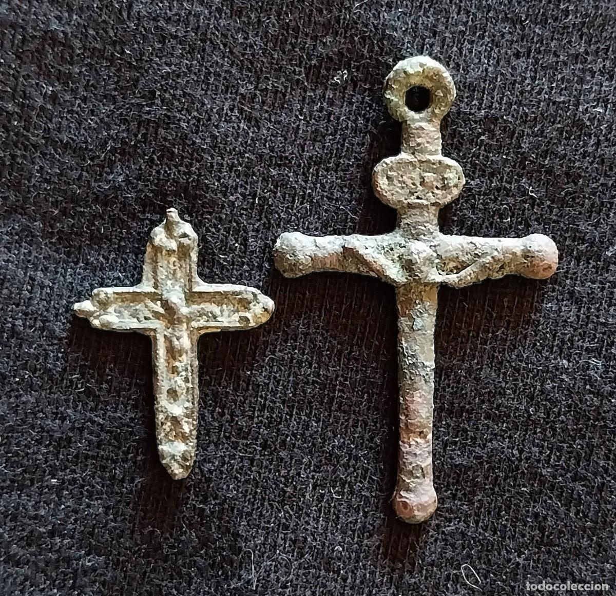 Antiquit&auml;ten: Dos crucifijos del bronce del s. XVIII.