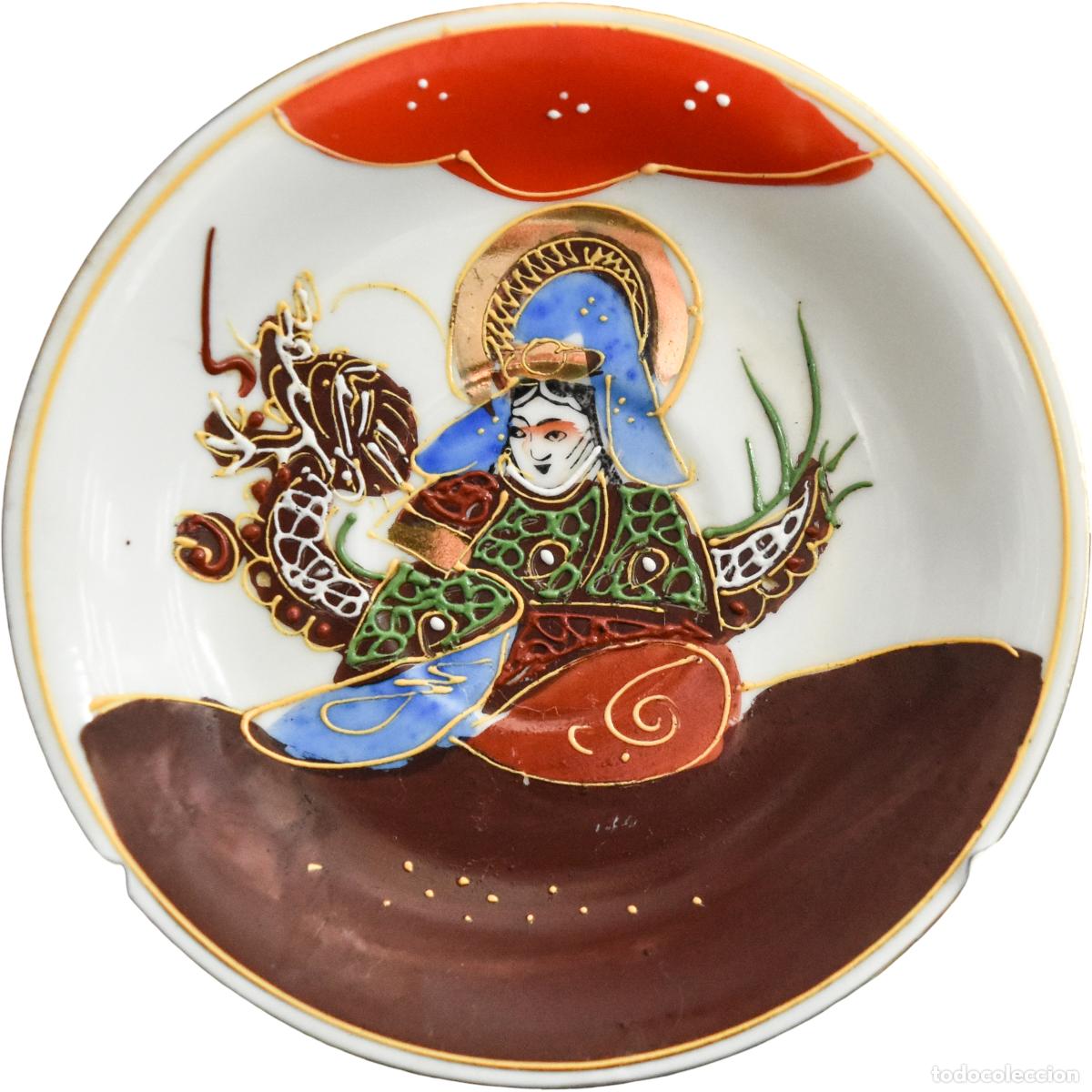 Antig&uuml;edades: Platillo de porcelana japonesa - Foto 1