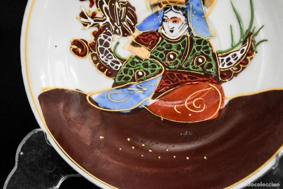 Antig&uuml;edades: Platillo de porcelana japonesa - Foto 3