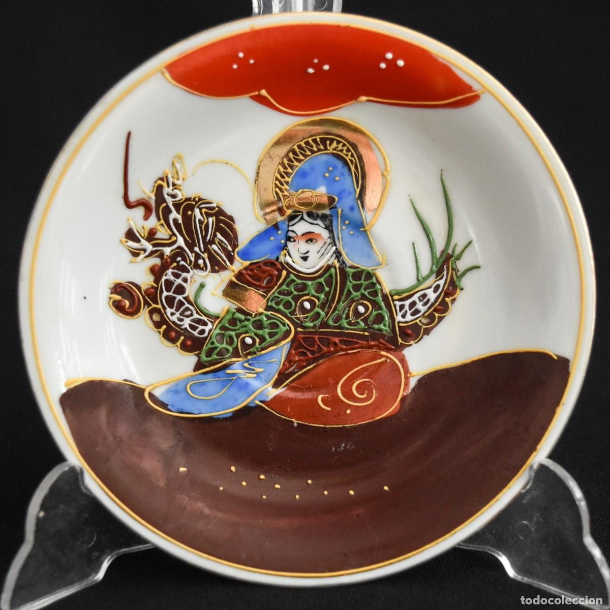 Antig&uuml;edades: Platillo de porcelana japonesa - Foto 8
