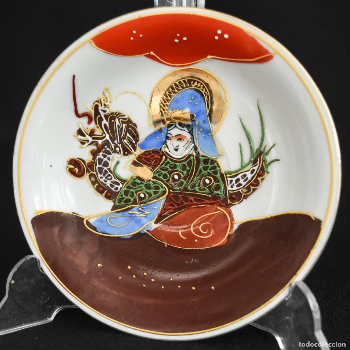 Antig&uuml;edades: Platillo de porcelana japonesa - Foto 9