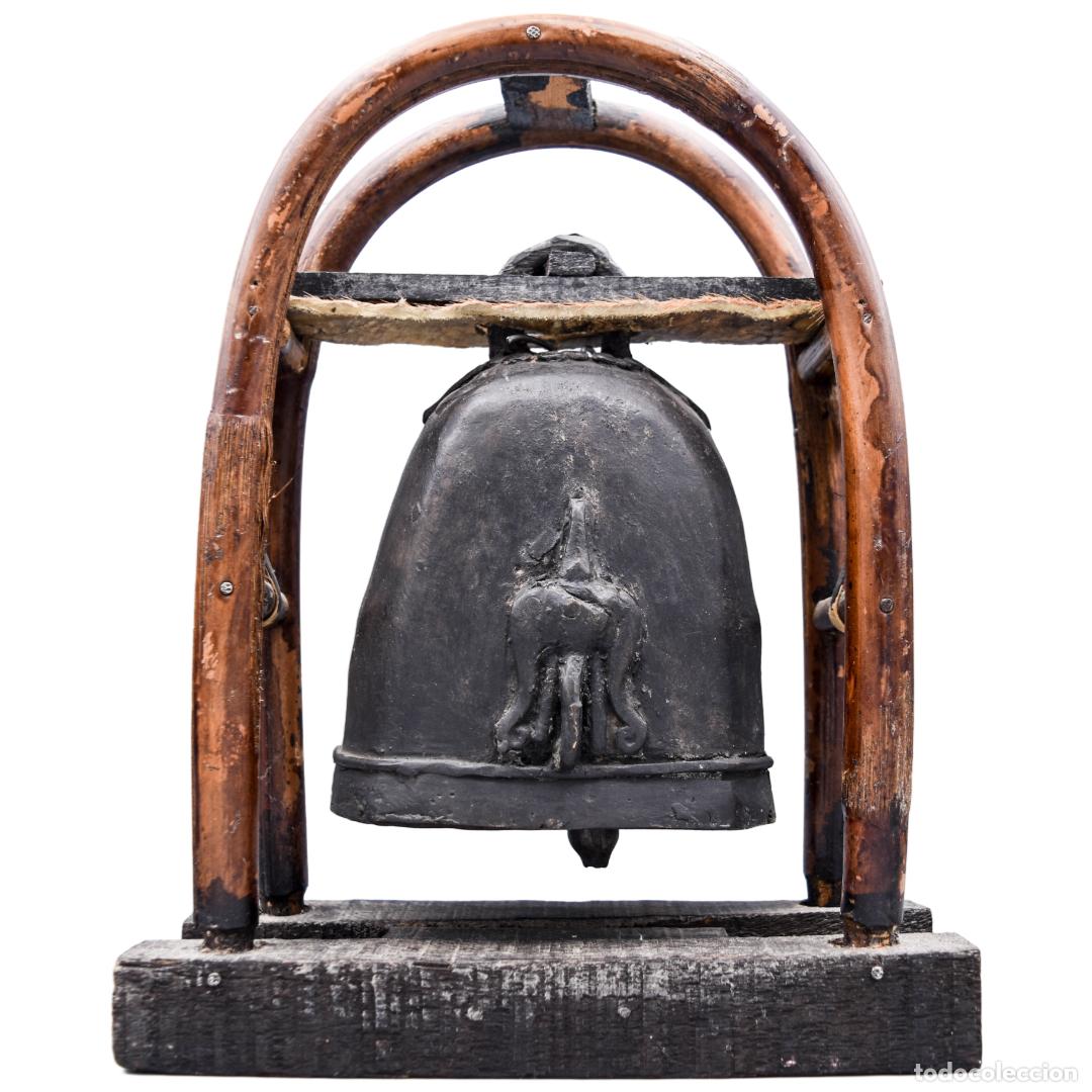 Antiques: Campana ceremonial o de templo
