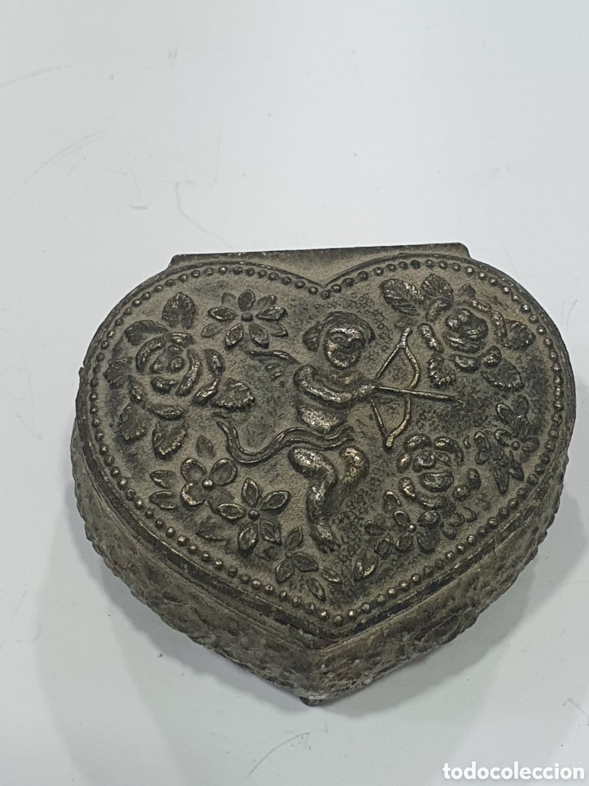 Antiques: Cajita en metal cupido coraz&oacute;n. (L103)