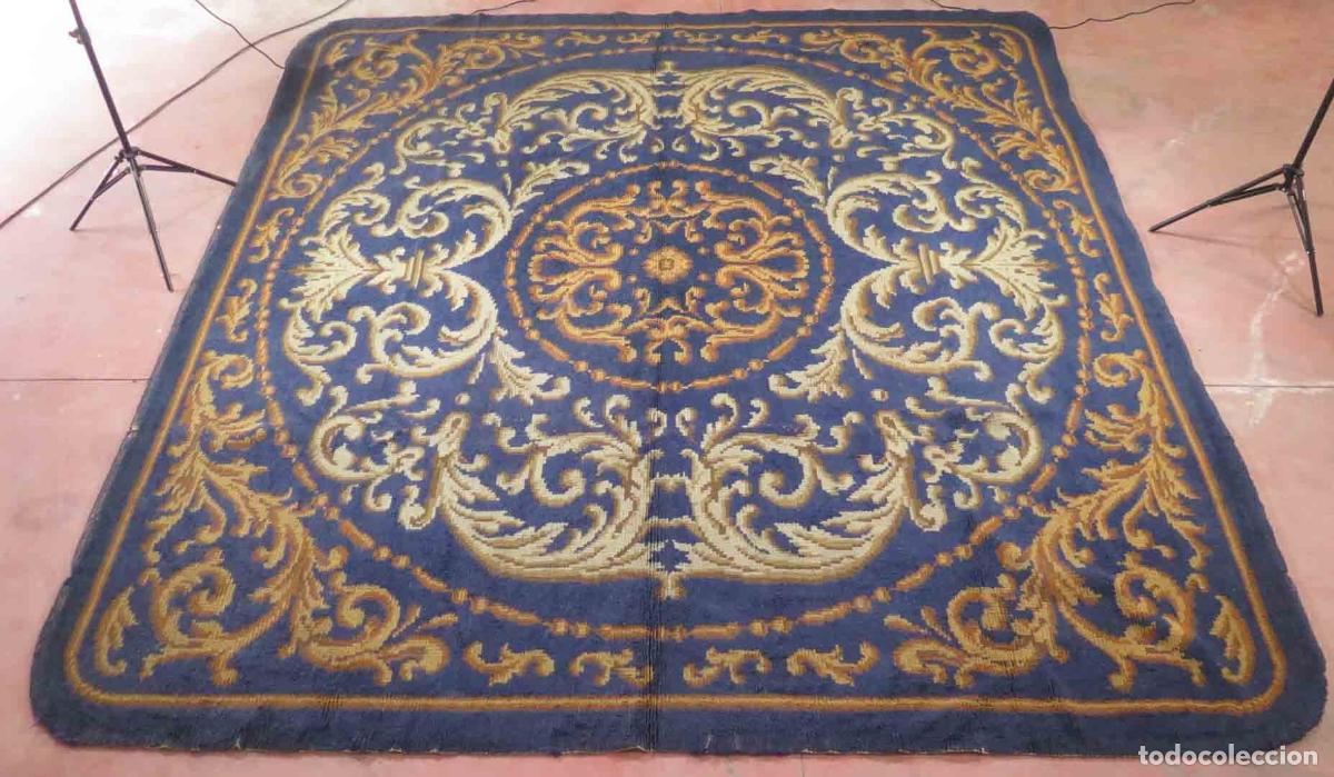 Antig&uuml;edades: ALFOMBRA DE NUDO. REAL FABRICA. PRIMER TERCIO SIGLO XX