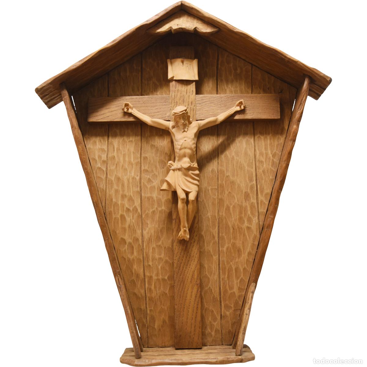 Antiques: Hornacina o dosel de pared con crucifijo tallado en madera