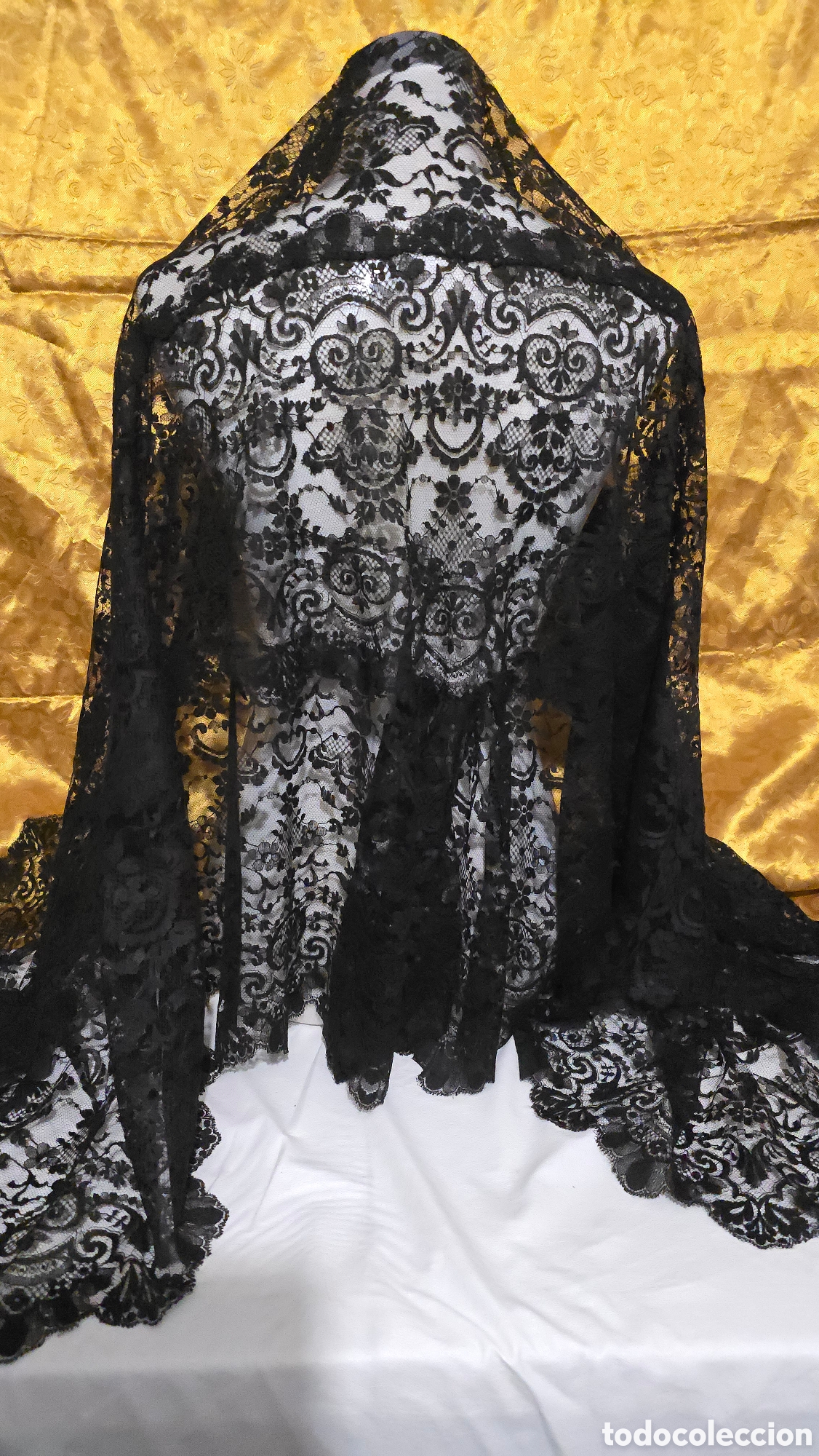 Antig&uuml;edades: Mantilla de terno goyesca hecha a mano