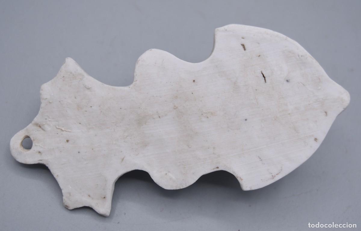 Antig&uuml;edades: Benditera antigua de porcelan - Foto 2