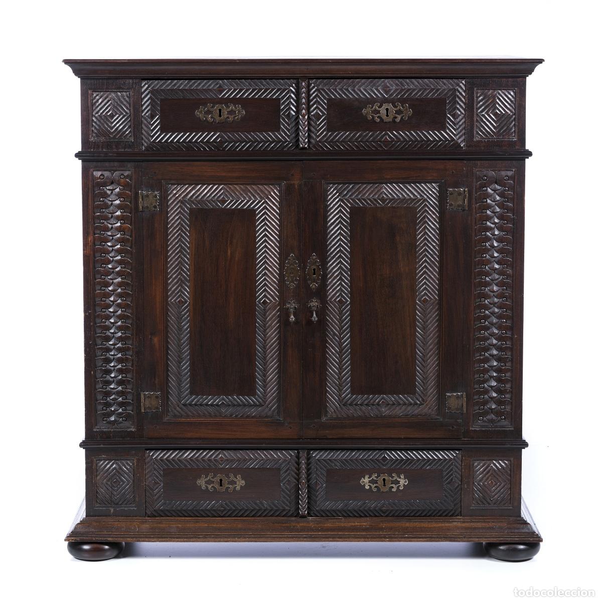 Antiques: Armario bajo de caoba - siglo XVIII