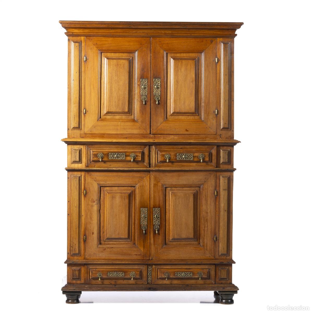Antiques: Armario de caoba y palo de rosa - siglo XVII