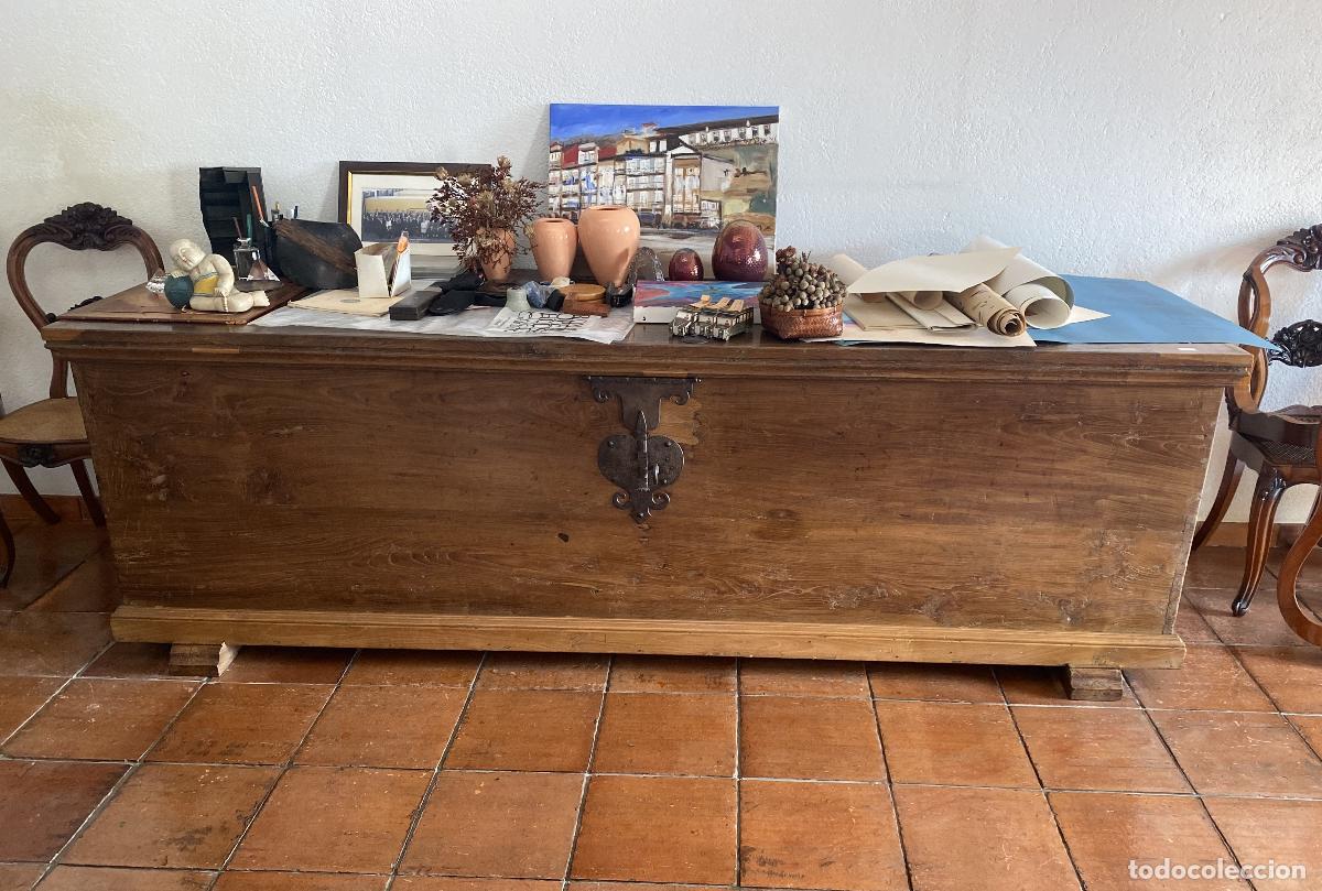 Antiguidades: Cofre grande de 260 cm - siglo XIX