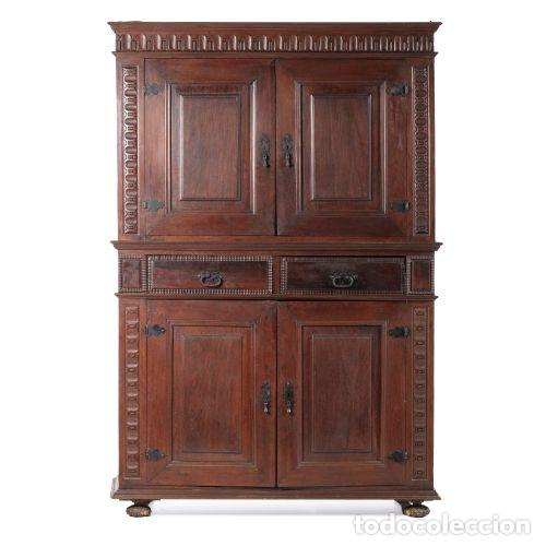 Antiquit&eacute;s: Armario de madera de vinhado y jacarand&aacute; - siglo XVII