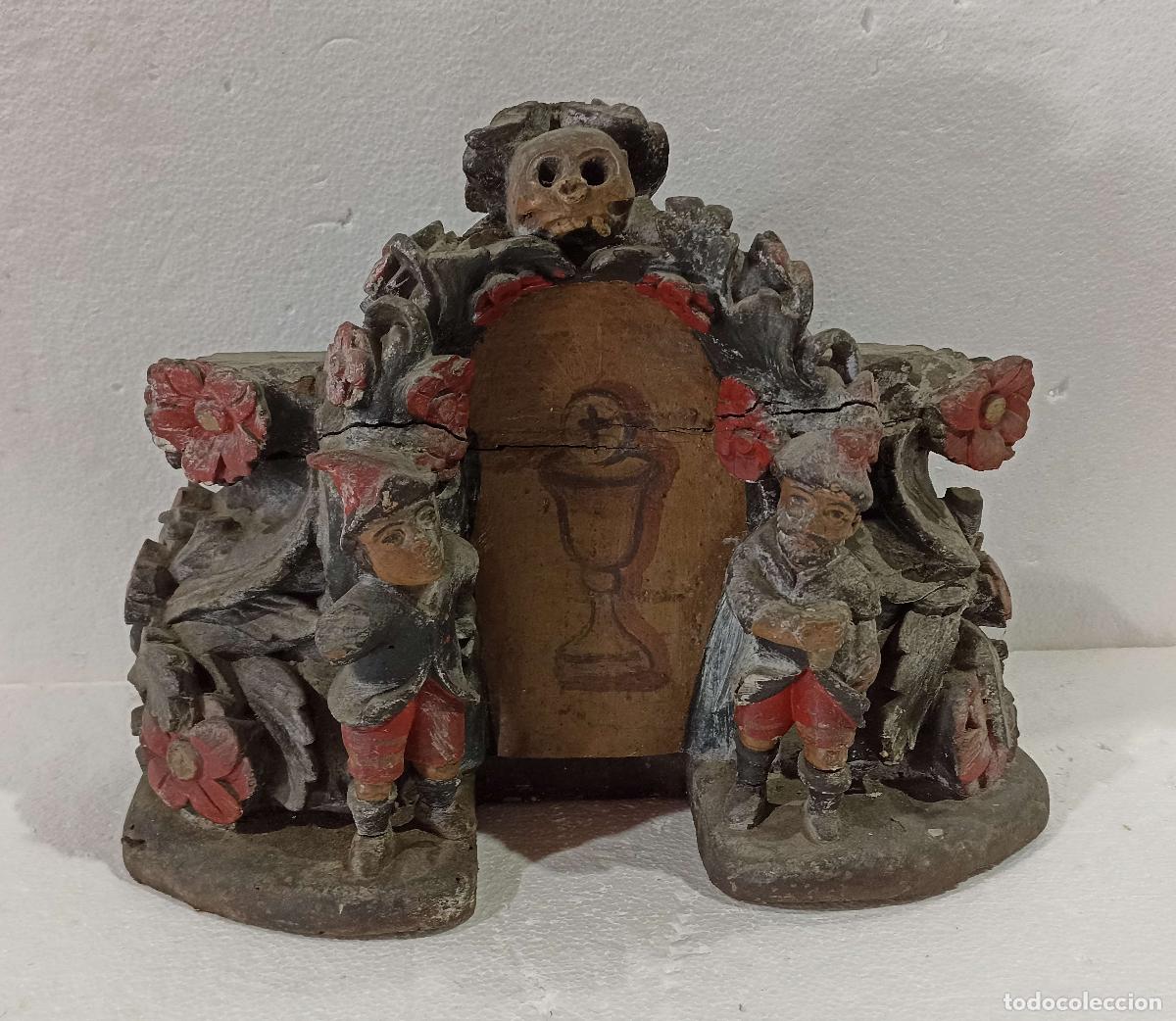 Antig&uuml;edades: Arte sacro - Base para una cruz - Siglo XVIII