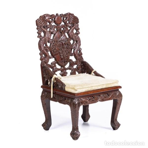 Antiquit&eacute;s: sill&oacute;n chino