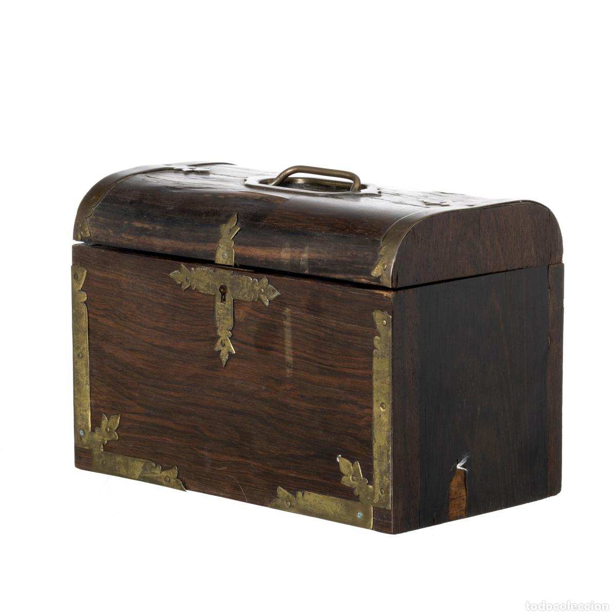 Antiquit&eacute;s: Cofre de madera de &eacute;bano - siglo XIX