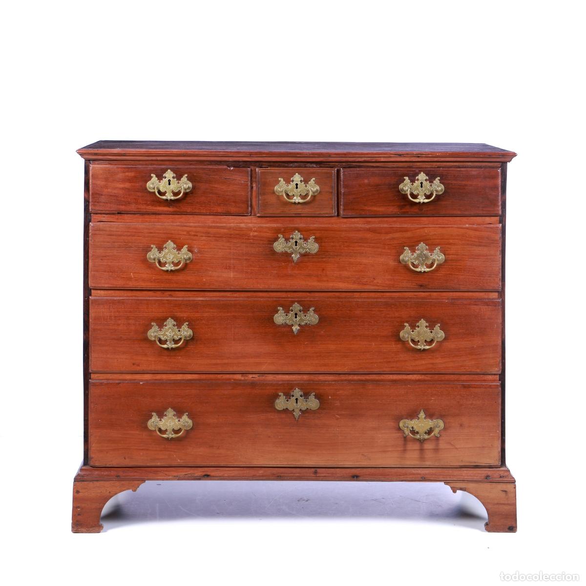Antiquit&eacute;s: C&oacute;moda al estilo de la reina Mar&iacute;a I, hecha de madera de caoba - siglo XIX