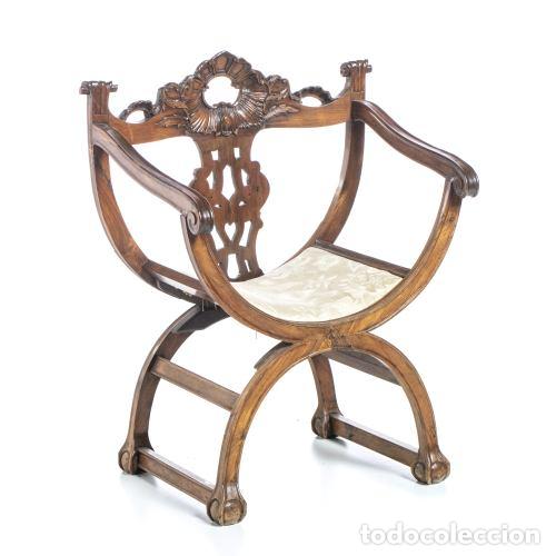Antiguidades: Silla Savonarola del rey Juan V en madera de palisandro.
