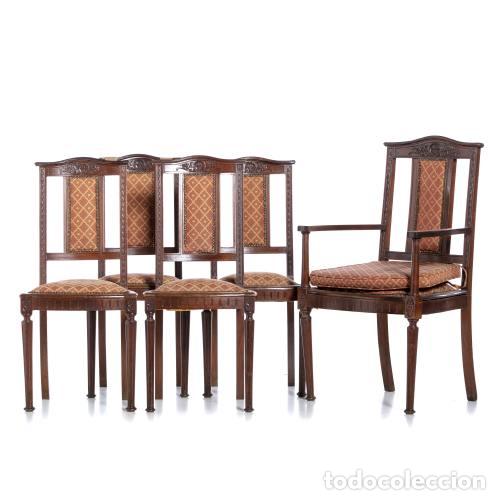 Antiguidades: Conjunto de cuatro sillas y un sill&oacute;n Art Nouveau.