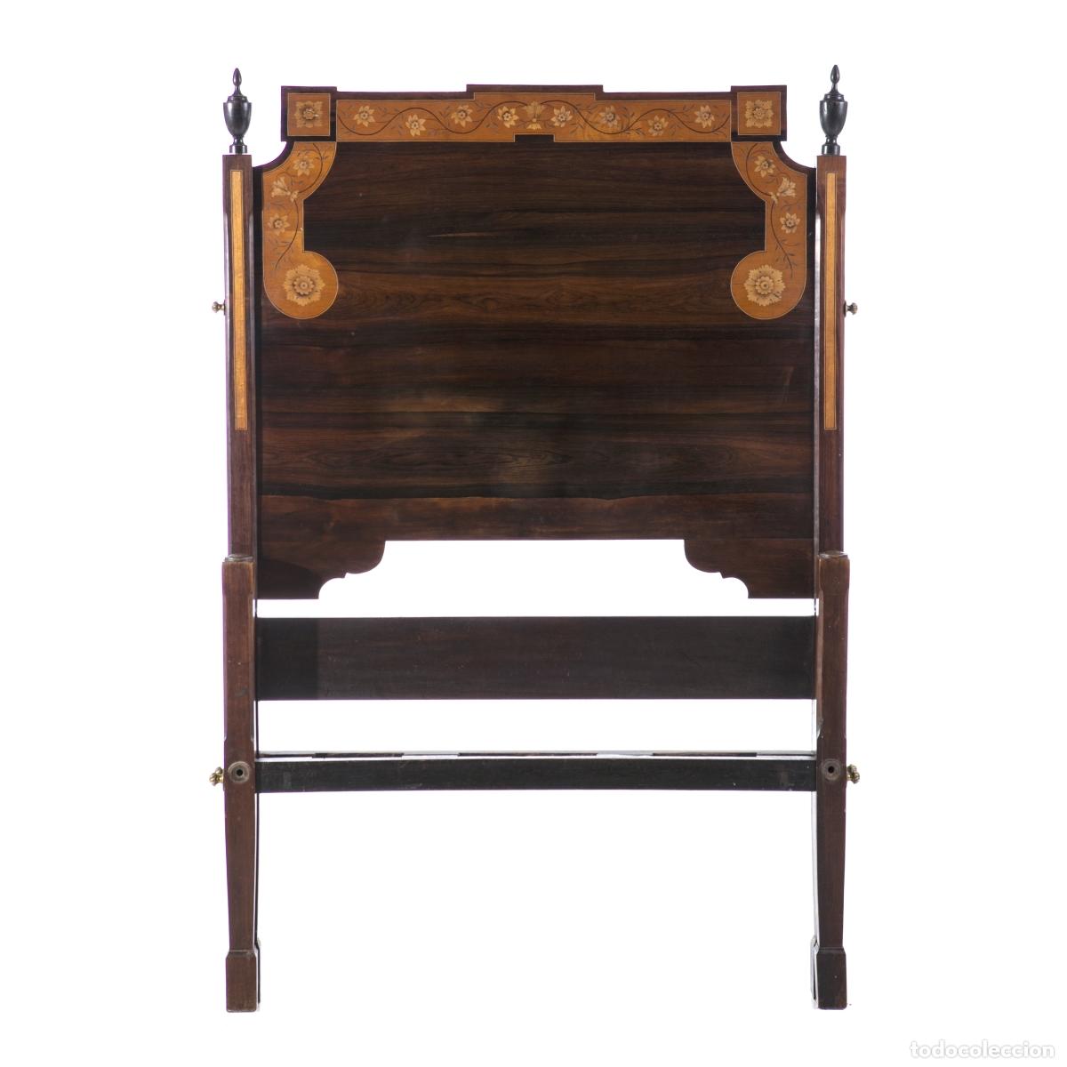 Antig&uuml;edades: Cama D. Mar&iacute;a en madera de jacarand&aacute;. - Foto 1