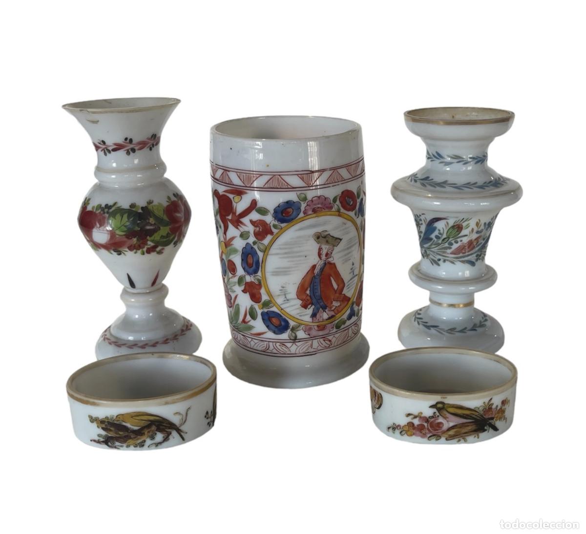 Antig&uuml;edades: Cristal y vidrio - Taza, dos jarras y dos cajas de vidrio esmerilado - La Granja - Siglo XIX