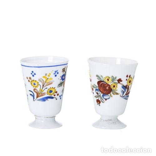 Antig&uuml;edades: Cristal y vidrio - Dos copas de vidrio esmerilado La Granja - Siglo XVIII