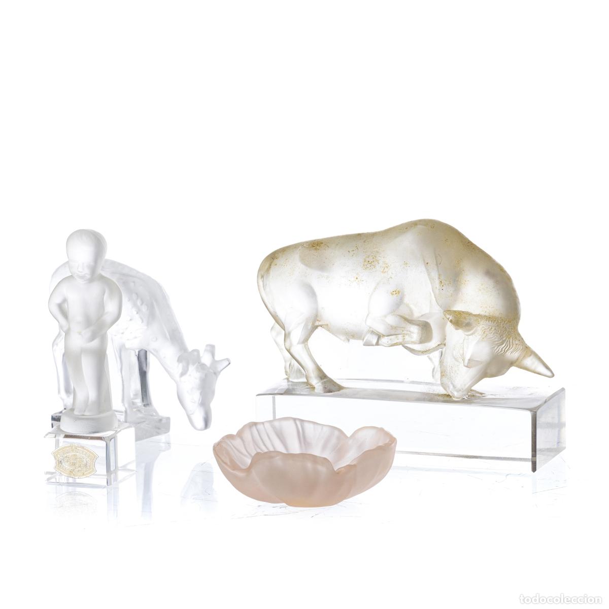 Antiques: Cristal y vidrio - Juego de cuatro piezas - Lalique; Daum; Val-Saint Lambert