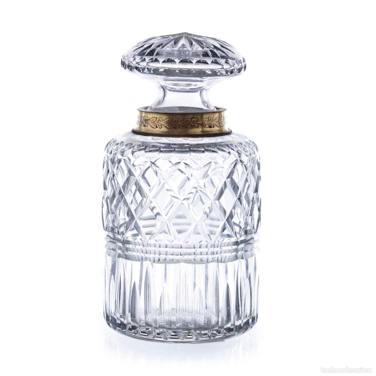 Antig&uuml;edades: Cristal y vidrio - Botella con tapa - Foto 1