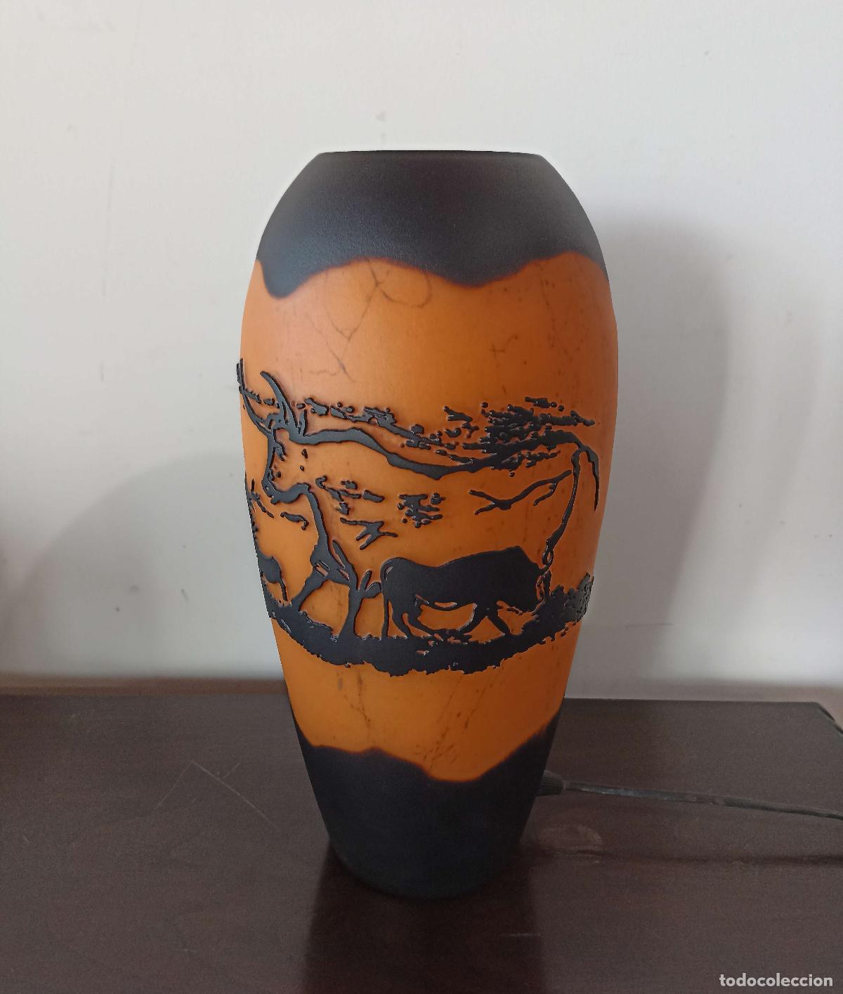 Antiques: Cristal y vidrio - Jarra con forma de l&aacute;mpara