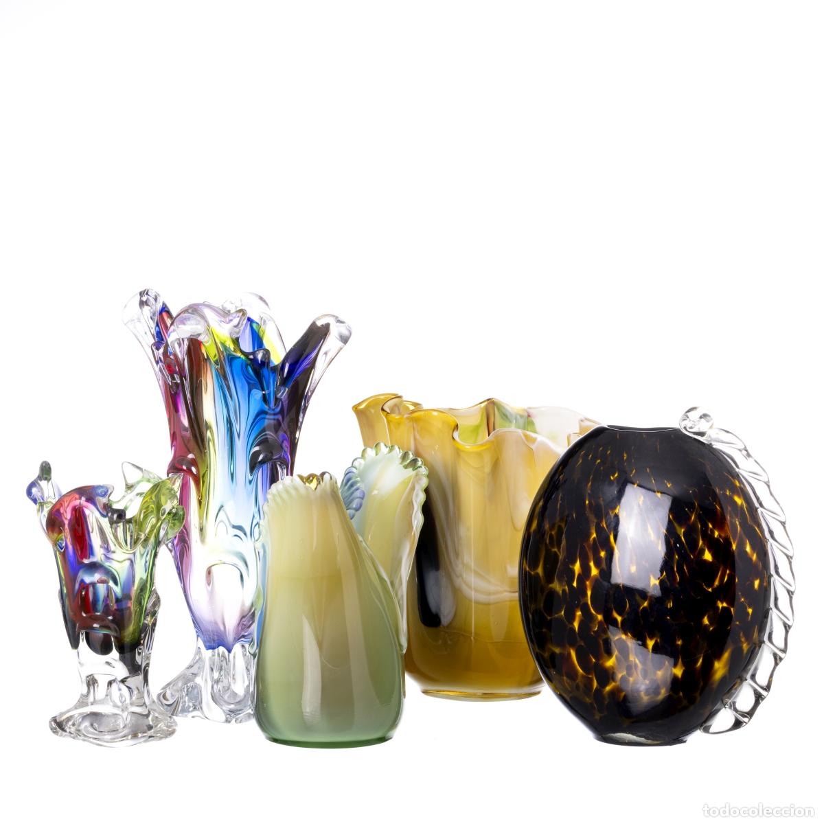 Antig&uuml;edades: Cristal y vidrio: cuatro jarrones de Murano