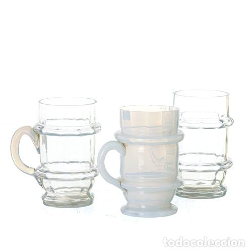 Oggetti Antichi: Cristal y vidrio - Tres tazas de vidrio opalino - Siglo XIX