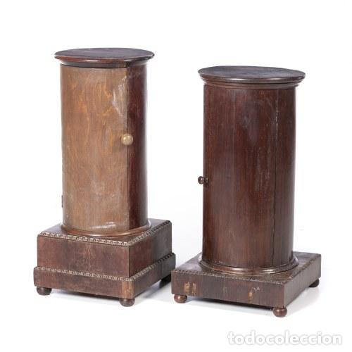 Antiques: Dos mesitas de noche cil&iacute;ndricas de estilo Imperio en palisandro - siglo XIX
