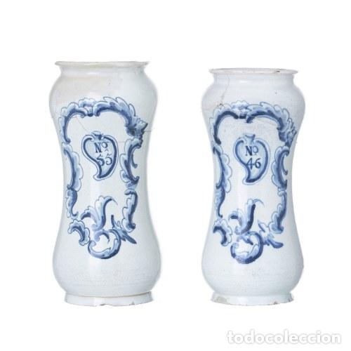 Antiques: Cer&aacute;mica - Dos fundas de farmacia de cer&aacute;mica de Viana - siglo XVIII