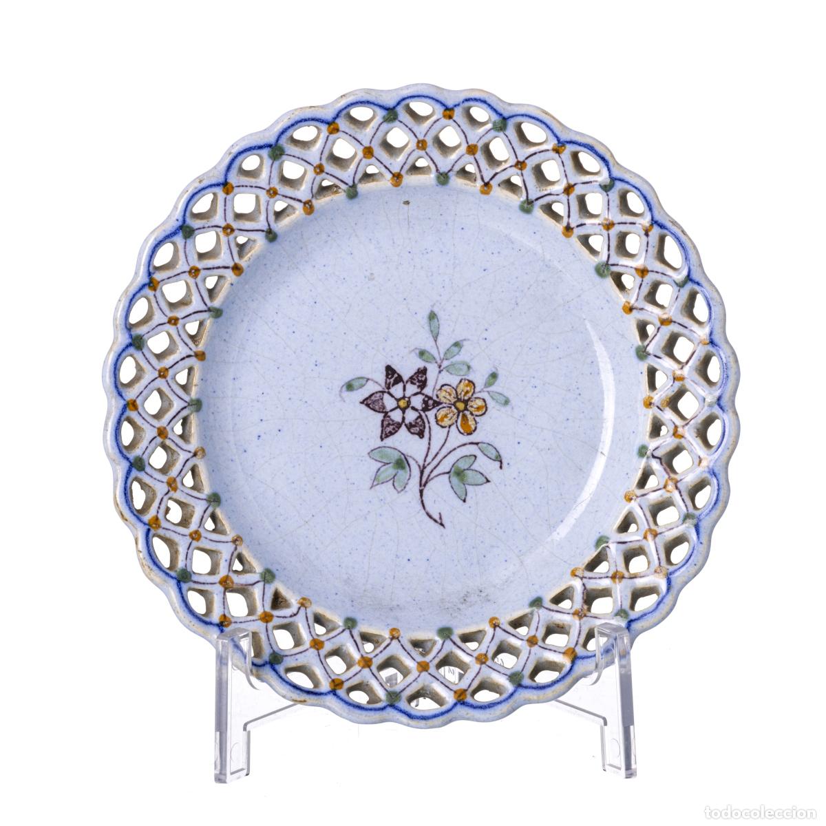 Antiguidades: Cer&aacute;mica - Plato de porcelana con dise&ntilde;o de encaje de Torrinha