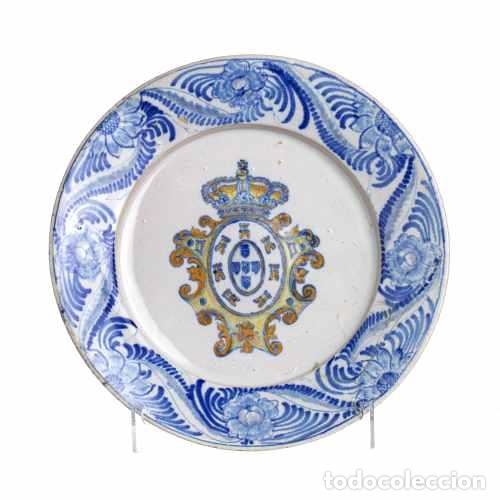 Antiquit&eacute;s: Cer&aacute;mica - Plato con escudo de armas en cer&aacute;mica de Coimbra - Siglo XIX