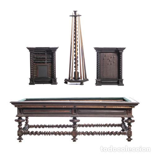 Antiquit&auml;ten: Mesa de billar con soporte para tacos y marcador, hecha de palisandro - siglo XIX