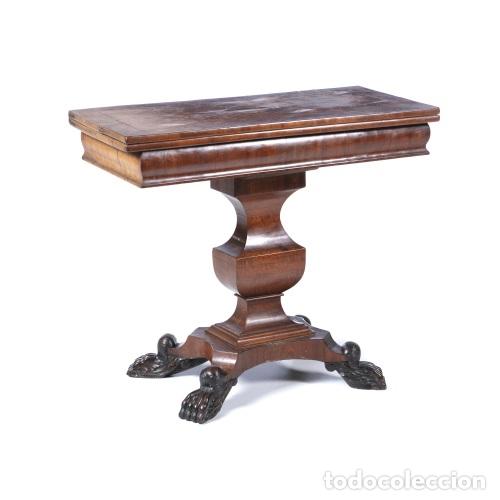 Antiguidades: Mesa de juegos hecha de madera de palisandro y jacarand&aacute; - siglo XIX