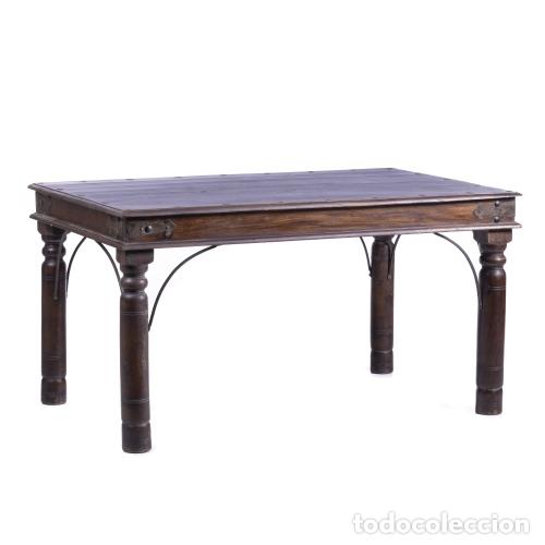 Antig&uuml;edades: Mesa r&uacute;stica