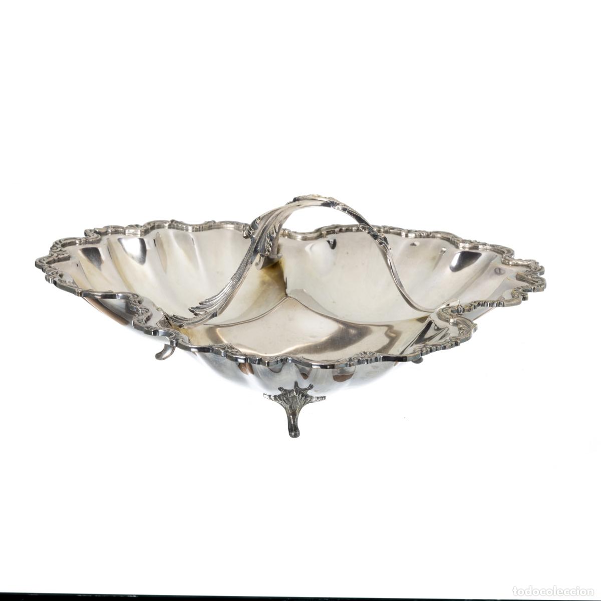 Antiques: Frutero con forma de cono