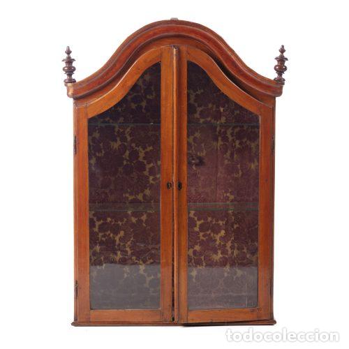 Antiques: Oratorio adaptado como vitrina en madera vinh&aacute;tico - siglo XIX