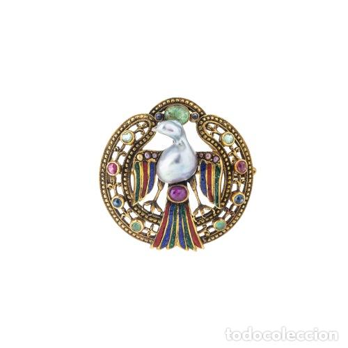 Antig&uuml;edades: Colgante/broche con forma de p&aacute;jaro en oro de 19,2 quilates con esmalte.