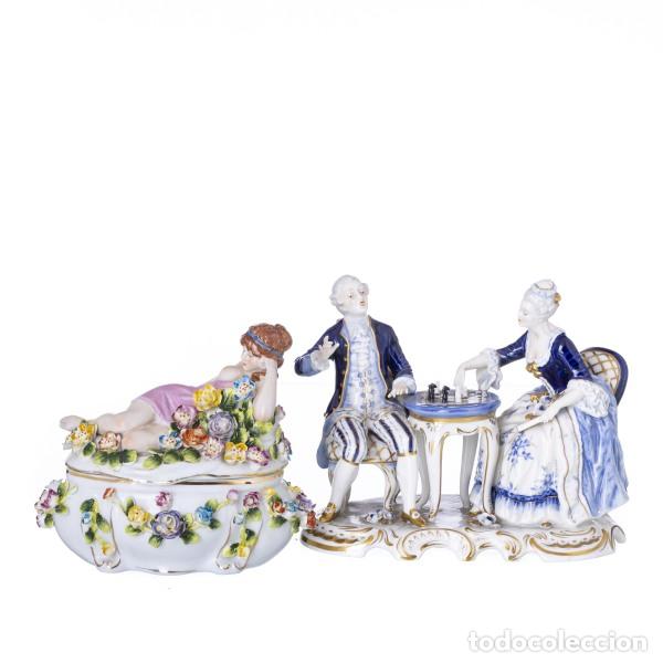 Oggetti Antichi: Porcelana - Caja en grupo escult&oacute;rico