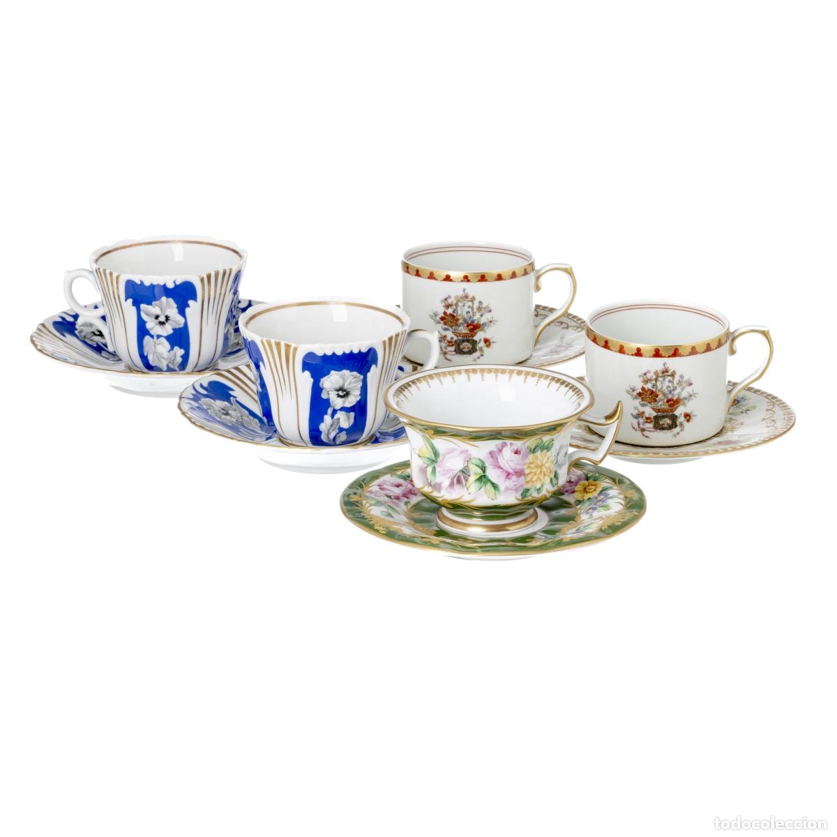 Antiguidades: Porcelana - Cinco tazas de t&eacute; con platillos - Vista Alegre