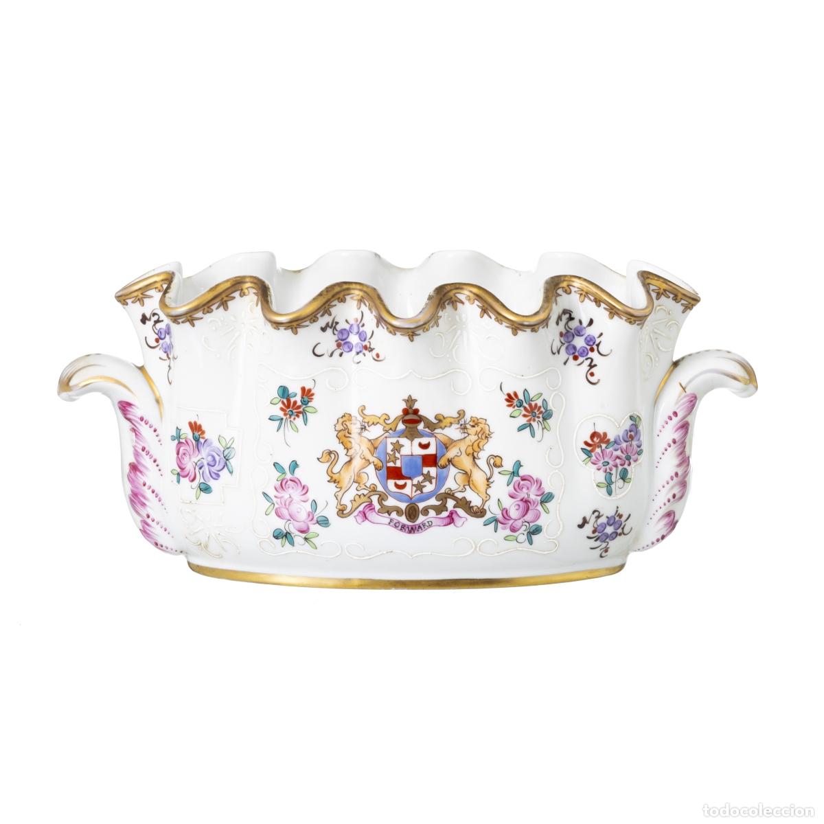 Antiques: Porcelana - Maceta con escudo de armas