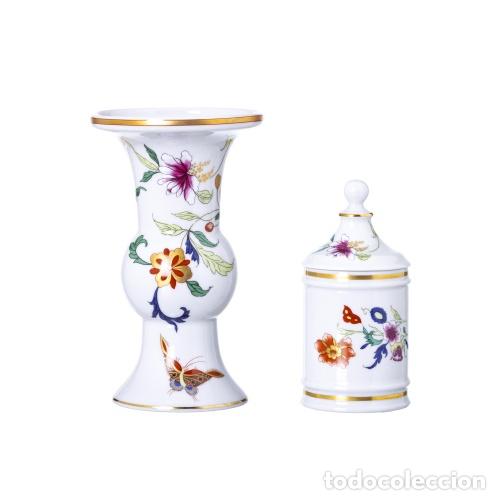 Antiquit&eacute;s: Porcelana - Jarr&oacute;n de Los &Aacute;ngeles y botella con tapa alta - Vista Alegre