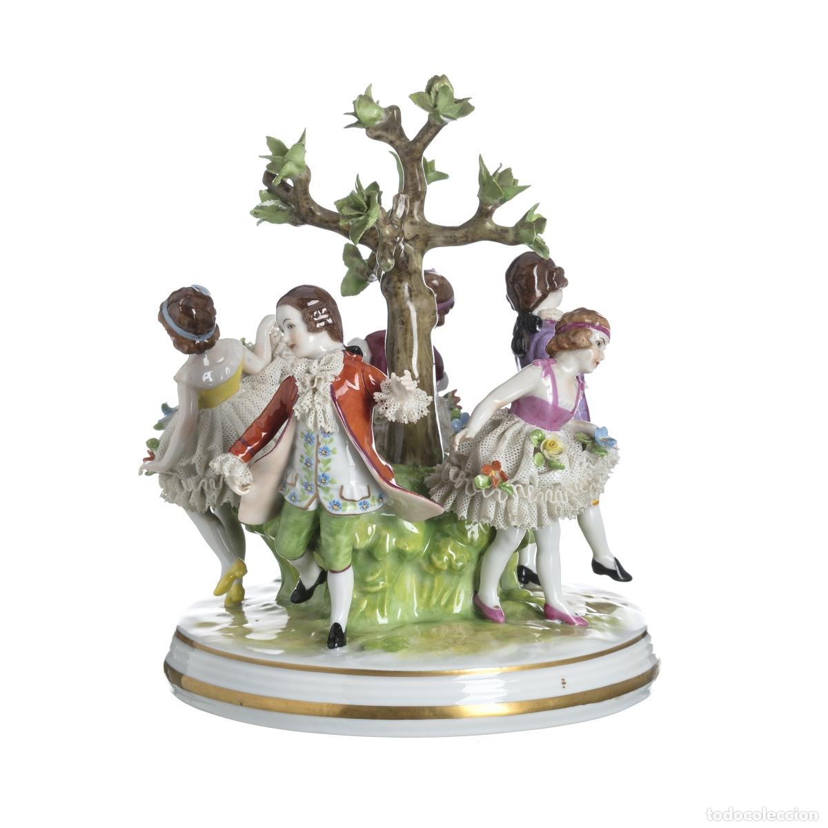 Antiques: Porcelana - Grupo escult&oacute;rico de 'bailarinas'