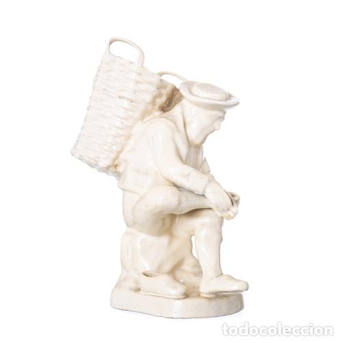 Antiques: Porcelana - Palillero 'Hombre de la Cima' - Vista Alegre