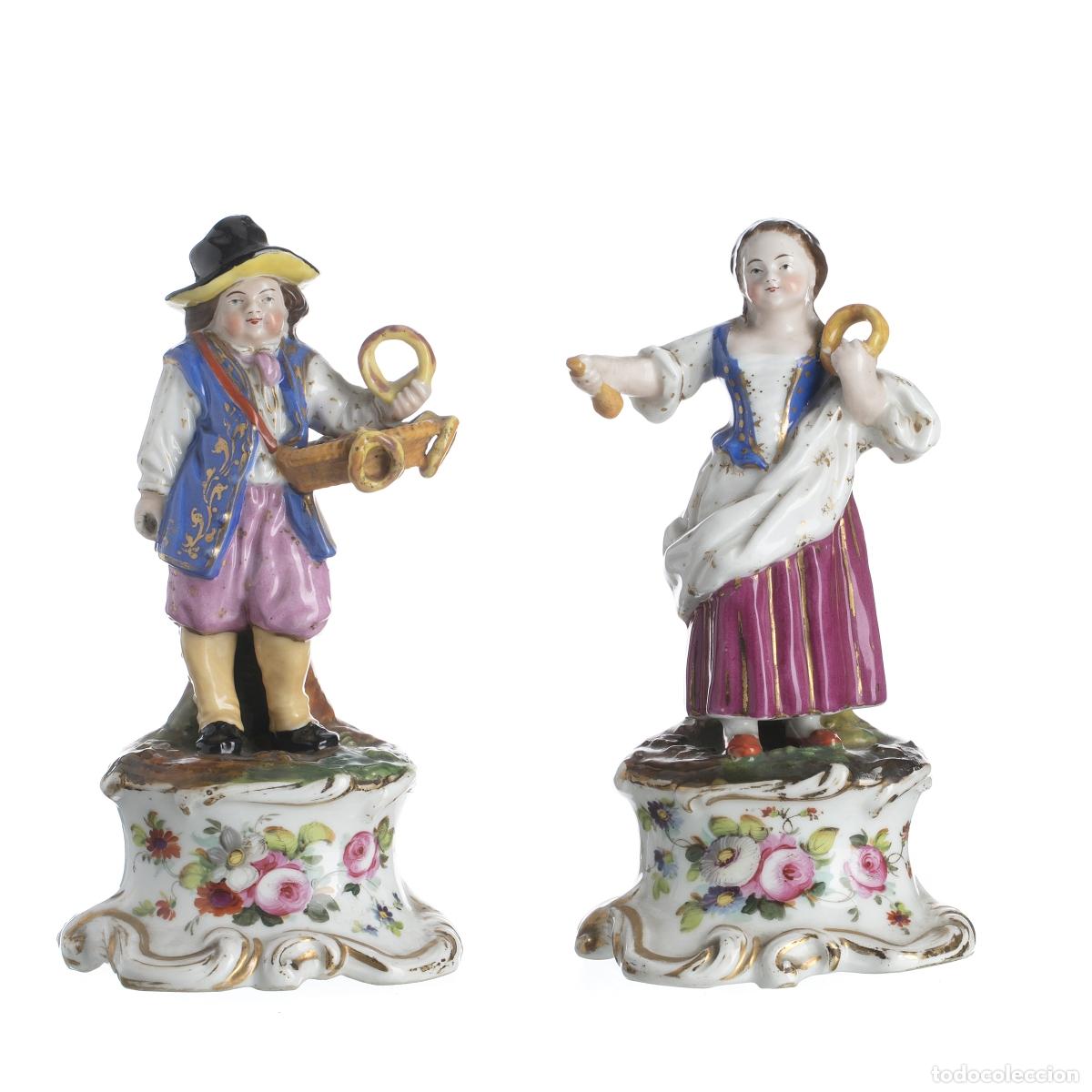 Oggetti Antichi: Porcelana - Par de figuras de porcelana del Viejo Par&iacute;s - Siglo XIX