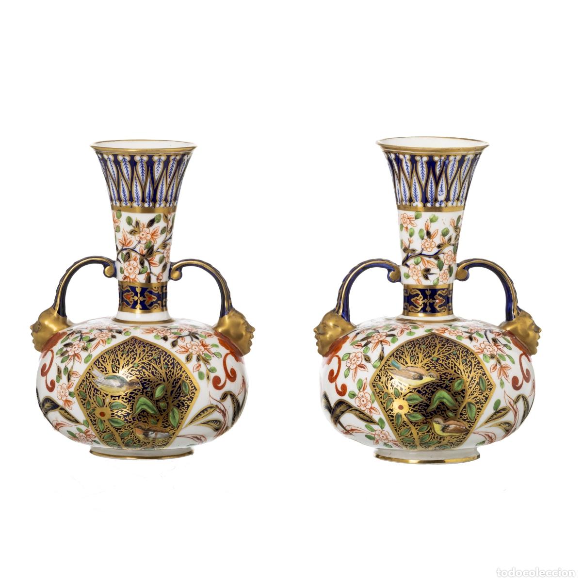 Antiguidades: Porcelana - Par de jarrones - Royal Crown Derby - Siglo XIX