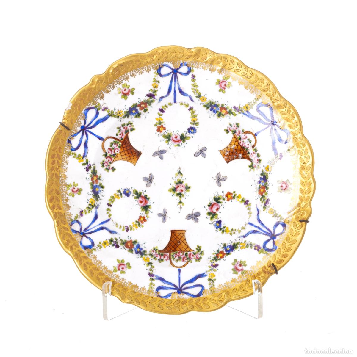 Antig&uuml;edades: Porcelana - Plato peque&ntilde;o de arce con borde festoneado - Viena