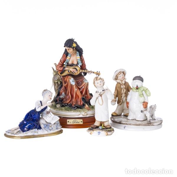 Antiguidades: Porcelana - Tres esculturas y grupo escult&oacute;rico - Capodimonte