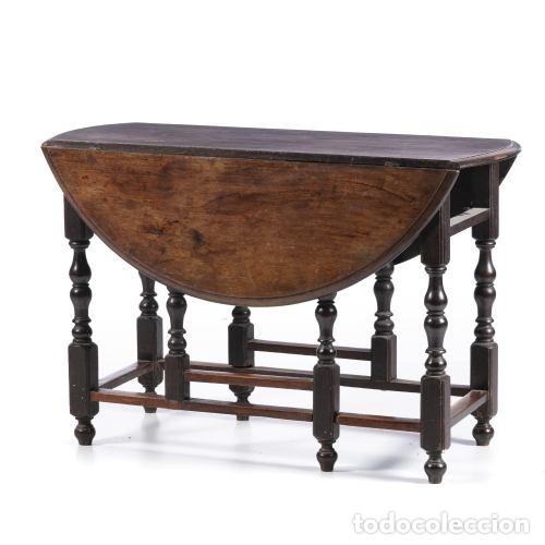 Antiquit&eacute;s: Mesa con alas de madera - siglo XVII